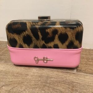 Adorable Jessica Simpson clutch/bag!